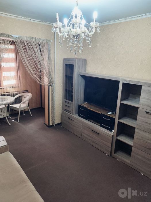Срочно продам Чиланзар 3 квартал 3/3/4 балкон 1.5×3  мебель + техника