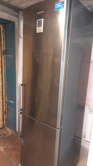 Холодильник 2х камерный Самсунг