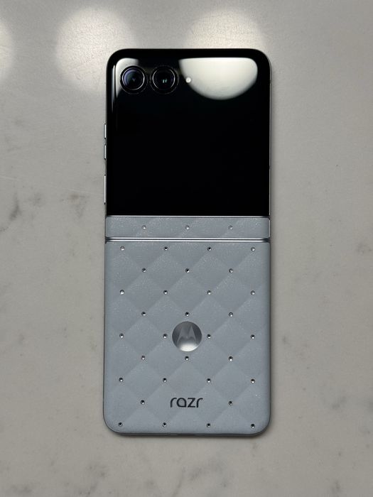 Motorola RAZR 60 Swarovski Moto Buds Loop