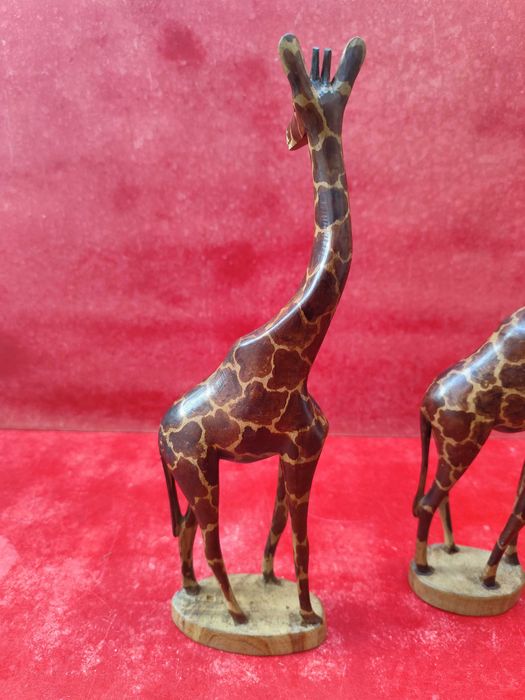 pereche girafe din lemn