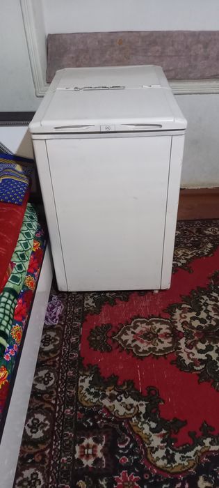 Морозильник сотилади холати уртача. Анжан Морожна учун фойдаланса була