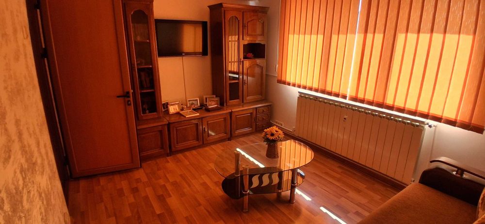 Vând ap.3 camere,etaj 4,lângă grădinița de pe Mărășești.