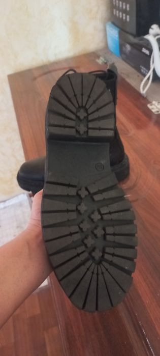 Ботинка  36 размера