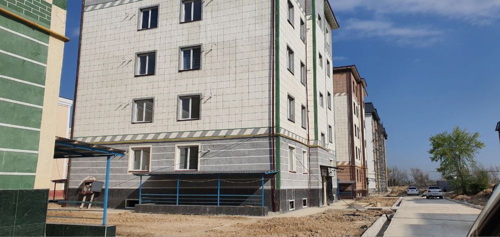 Солнични войен част орақасидаги домла 2 этаж  3- хона 52 квадрат