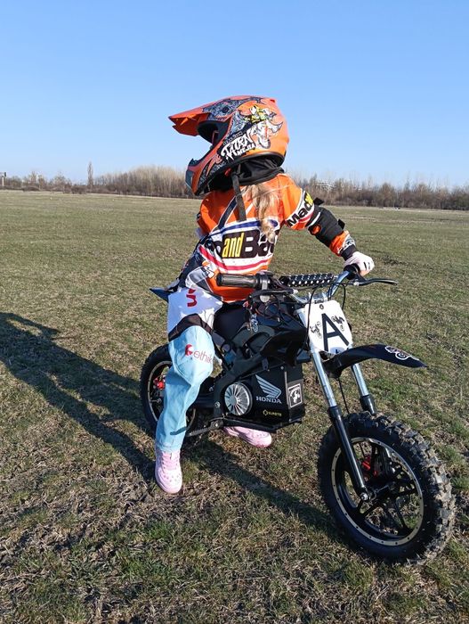 Motocicleta electrica de cross pentru copii
