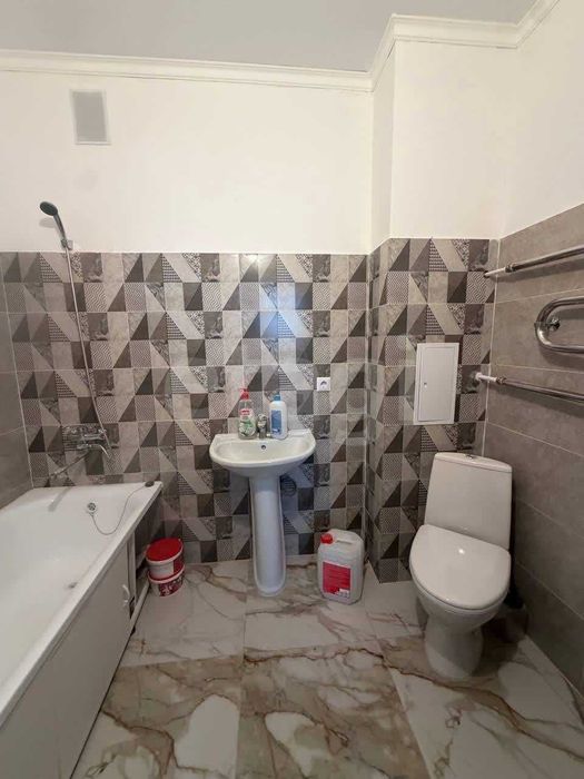 Продам 1 ком квартиру в в мкр. Мендыкара