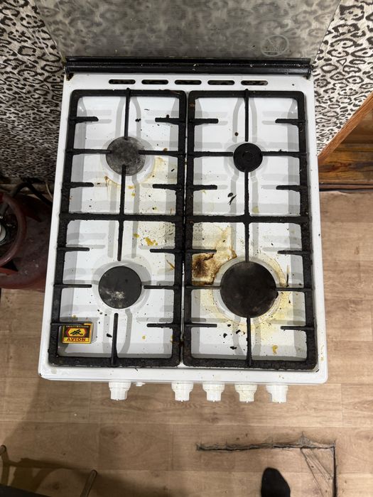 Продам газ плиту