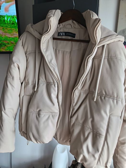 Vând geaca dama noua