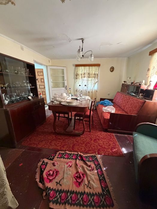 Casa batrenasca Comarnic + teren 1800 mp langa Kaufland