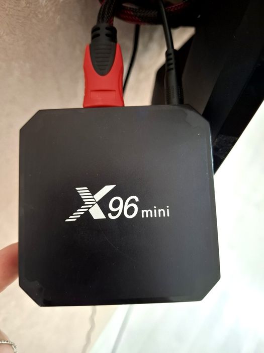 Продам телевизор + приставку smart TV