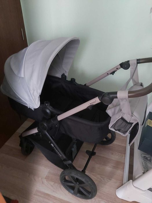 Kinderkraft Moov 2 3в1 количка + кошче за кола + аксесоари