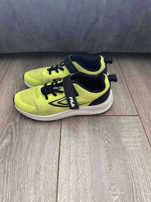 Продам детскую обувь