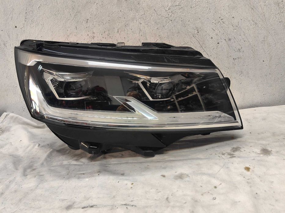 Оригинални  фарове Ляв Десен  Vw T6.1  Transporter Full Led