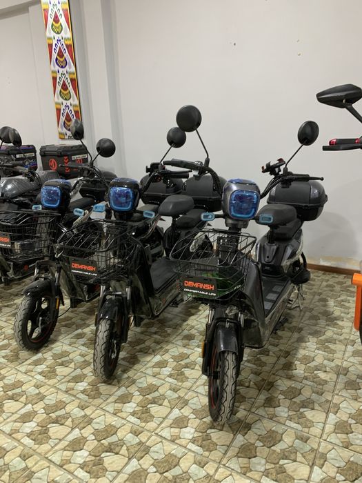 Skuter YANGi choʻntak  14 diska 55 tezlikga chiqadi bonuslar kaska