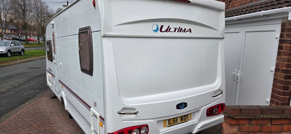 Продавам каравана Lunar Ultima, 4 местна, нов внос. Караваната е внос от Европейският съюз