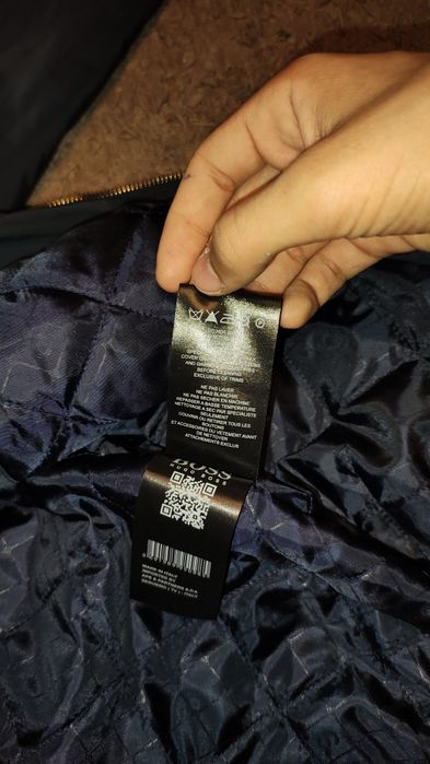 Vând geaca Hugo Boss bărbați 6xl