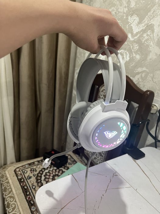 продаются наушники