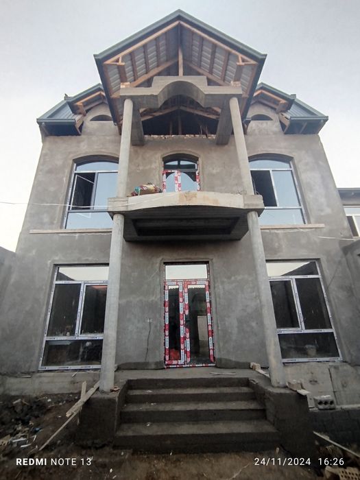 Uy sotiladi 8ta xona дом продаётся