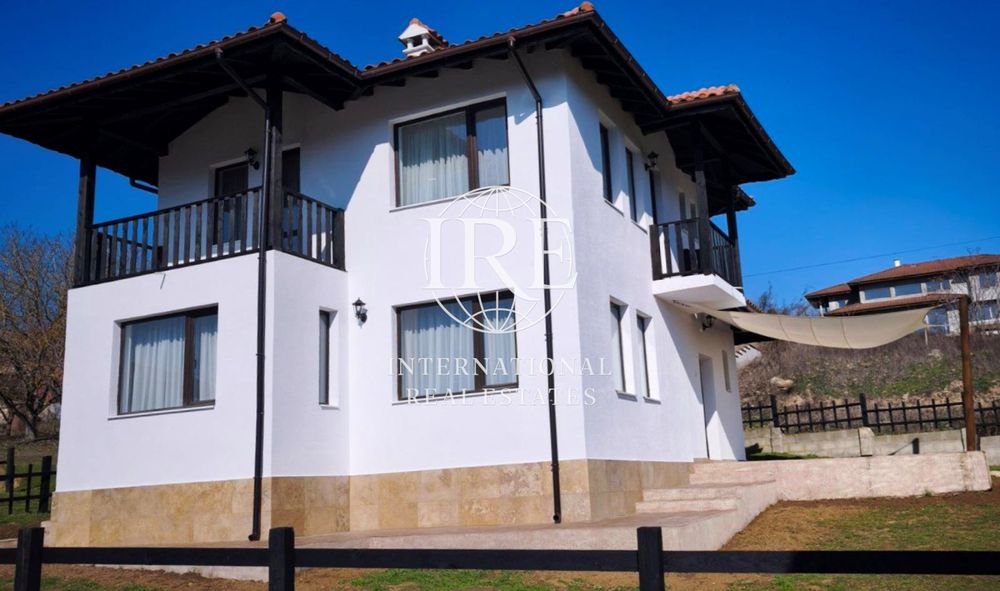 Двуетажна къща с панорамна гледка до морето! Живописна природа! Еколо