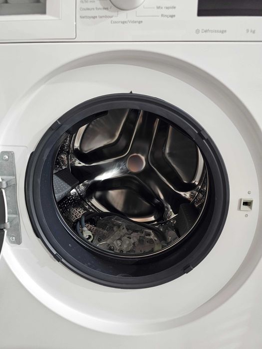 +++Bosch WAN28209FR е пералня с предно зареждане от серия Bosch Serie 4 с капацитет 9 кг и центрофуга до 1400 оборота