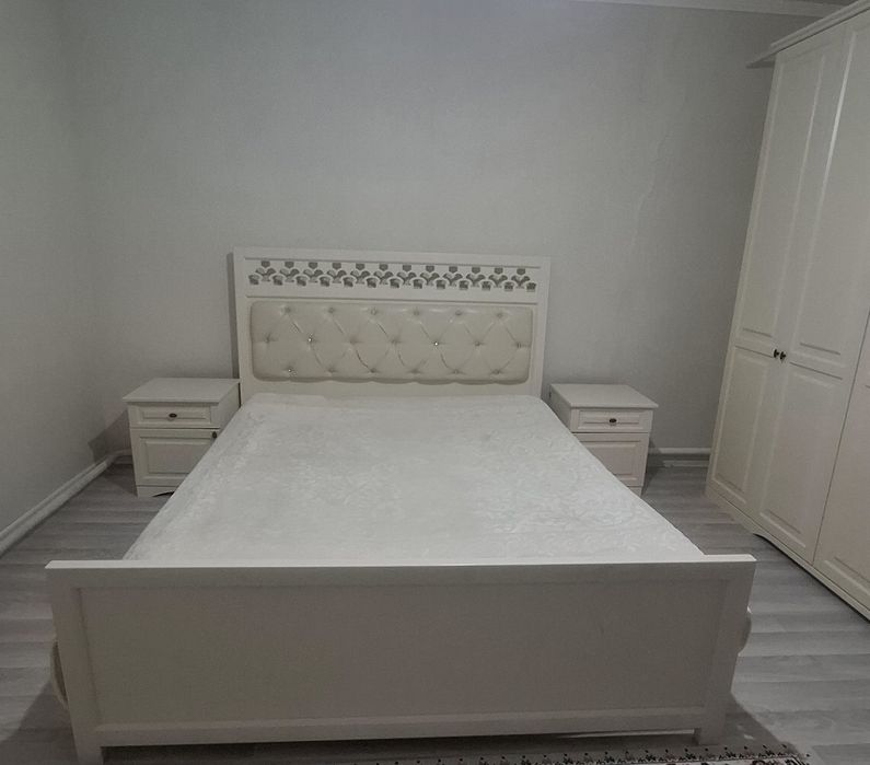 Продам кровать с матрасом