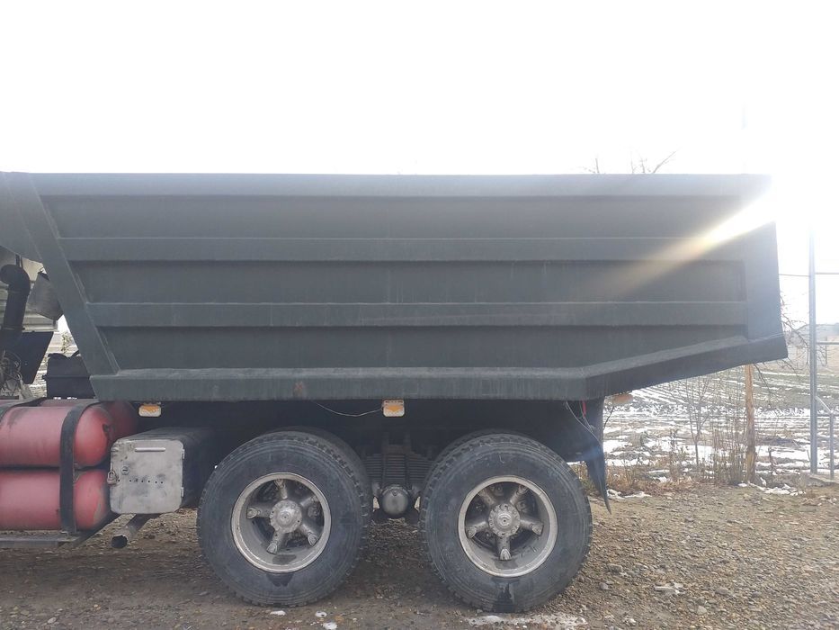 Kamaz 5511 sotiladi.