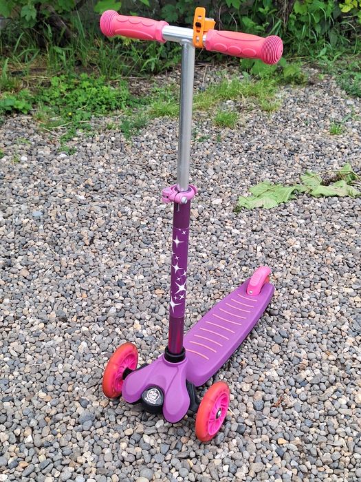 Trotineta Playtive 3 roti cu lumini