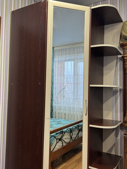 Продам угловой шкаф.