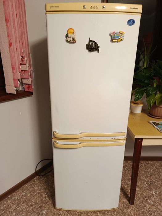 Продам холодильник