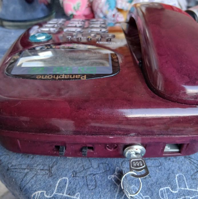 Telefon fix nou, in cutie (cheiță blocare inclusă)