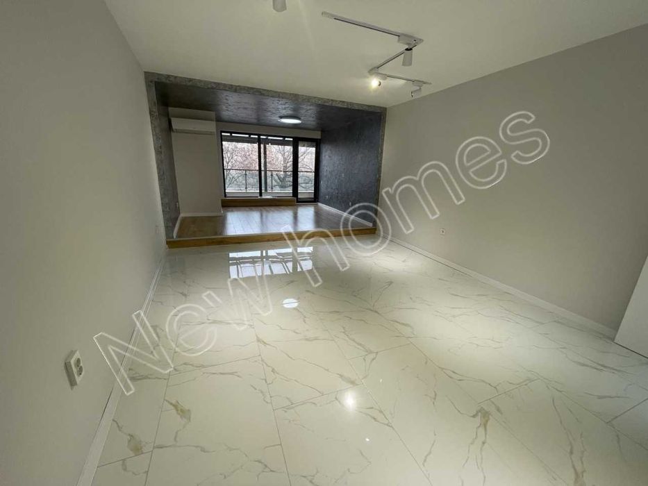 Продава се Тристаен апартамент в Пловдив, Мараша - 139 кв.м за 1467 €/кв.м - Снимка #1