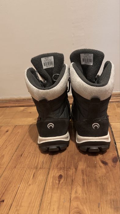 СРОЧНО спортивные ботинки