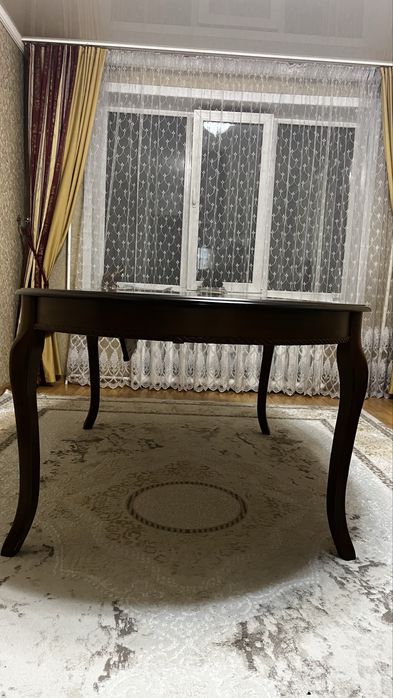 Продаем деревянный стол