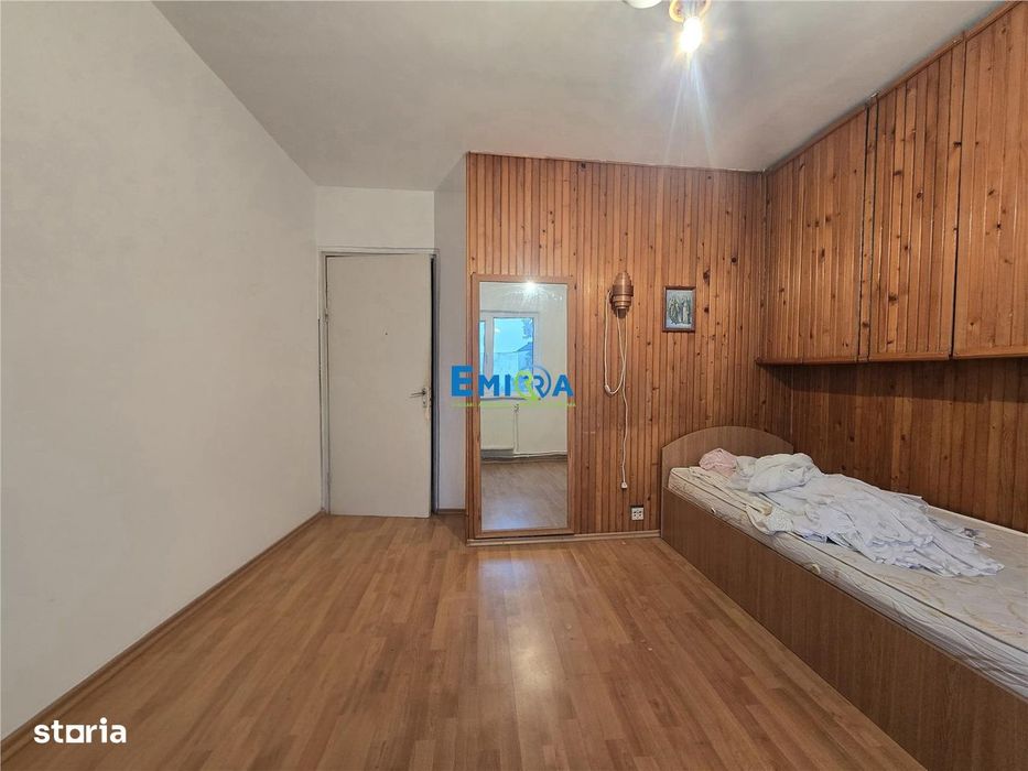Apartament spatios 3 camere decomandate, 2 bai, etaj 3, zona Mioritei,
