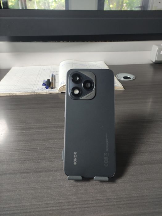 Honor 400 lite 256gb, Redmi Note 11 s 128gb.