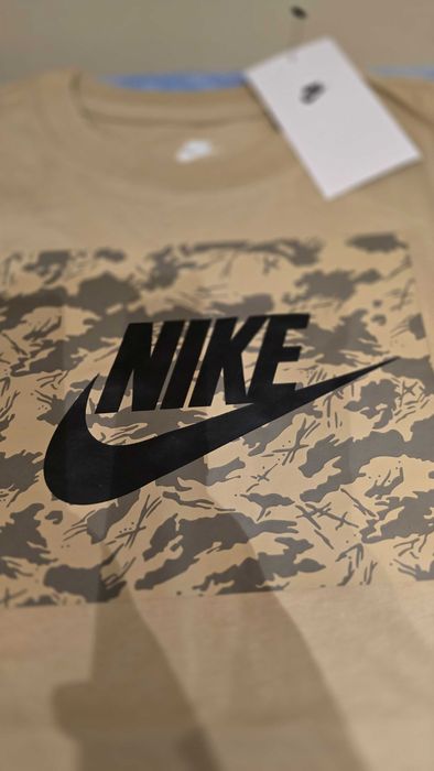 Тениска Nike, модел The Nike Tee