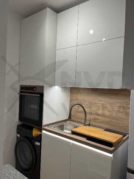 Дава се под наем Едностаен апартамент в Варна, Център - 22 кв.м за 540 € - Снимка #2