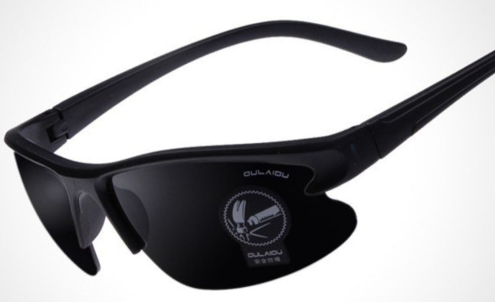 Очки солнцезащитные