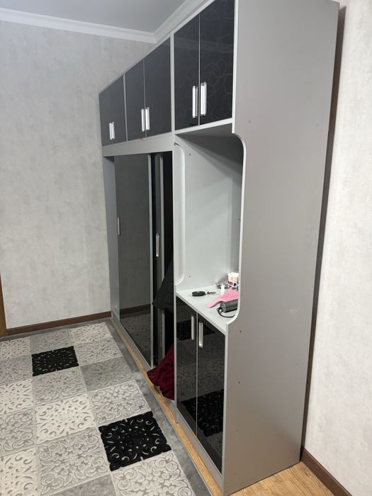 Шкаф и обувница.