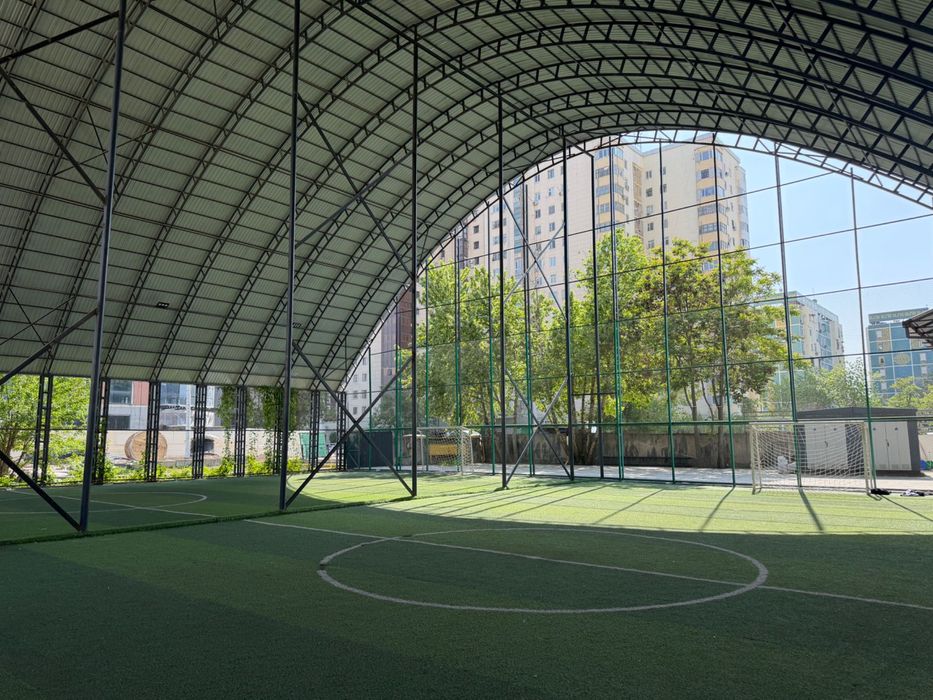 Футбольное поле, Football