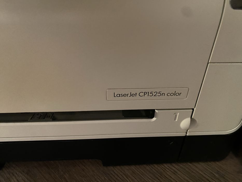 Продается цветной принтер лазерный НР