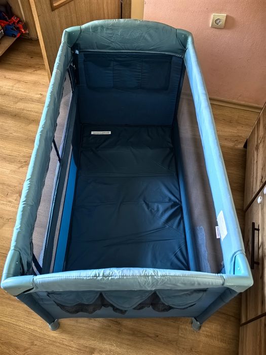 Детска сгъваема кошара Chipolino Merida с падаща преграда + матрак