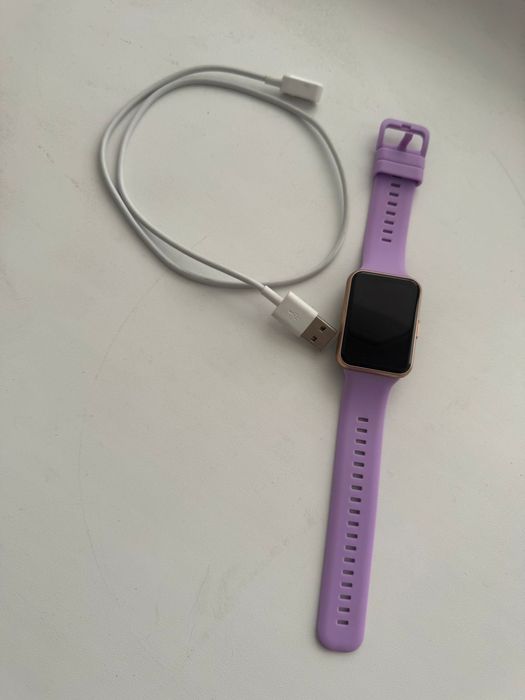 Продам часы Huawei