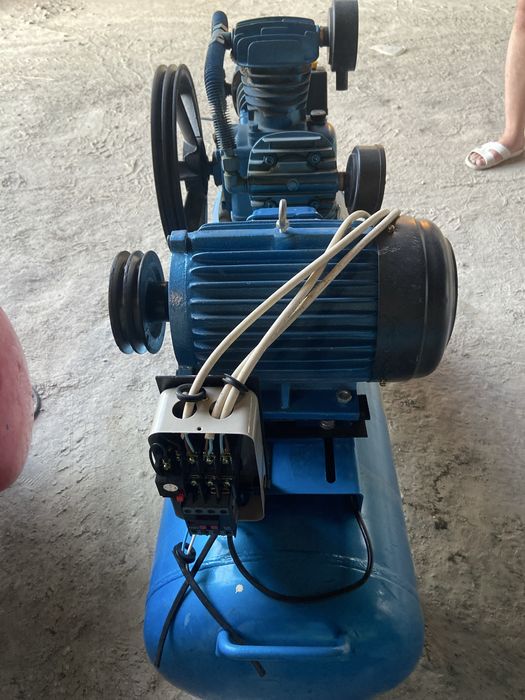 Компрессор 105 л / 3 кВ