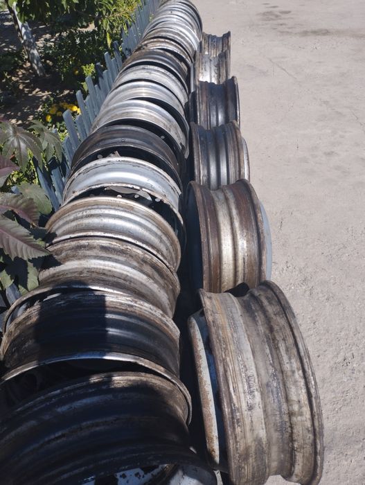 Грузовые безкамерные диски 22,5