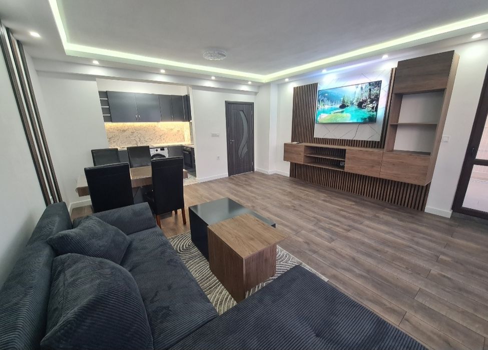 Дава се под наем Двустаен апартамент в Пловдив, Въстанически - 70 кв.м за 408 € - Снимка #1