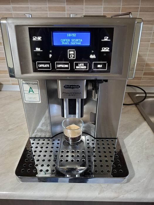 Espressor Automat  Delonghi PrimaDonna Avant