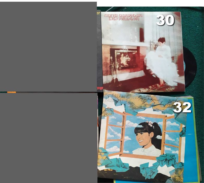 Грамофонни плочи и видеокасети