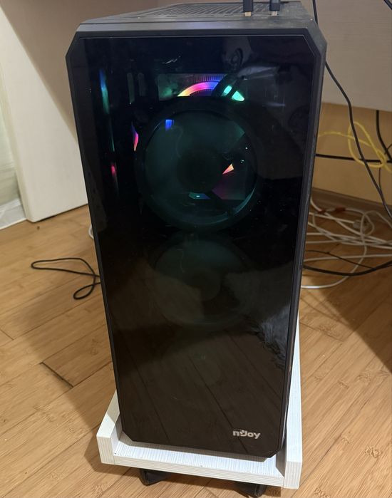 Vand pc gaming folosit