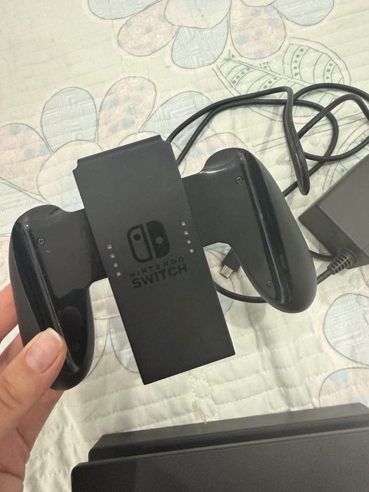 Nintendo swich v2 цена:100 тысяч